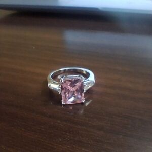 Elegant Pink Stone Silver Ring